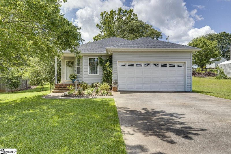 2109 Rolling Green Road