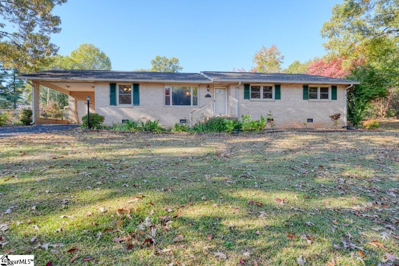 6123 Woodfield Circle