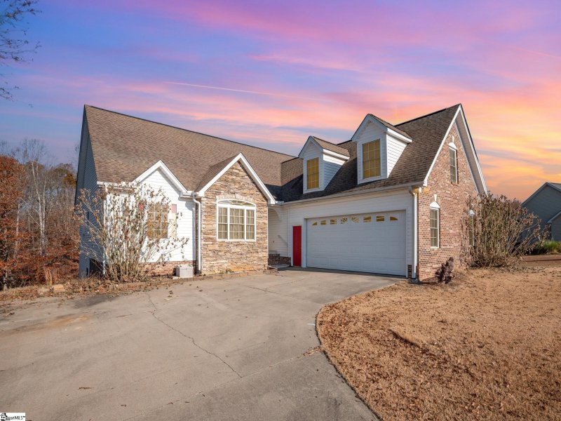 Brook Ridge Hills, Greenville Community