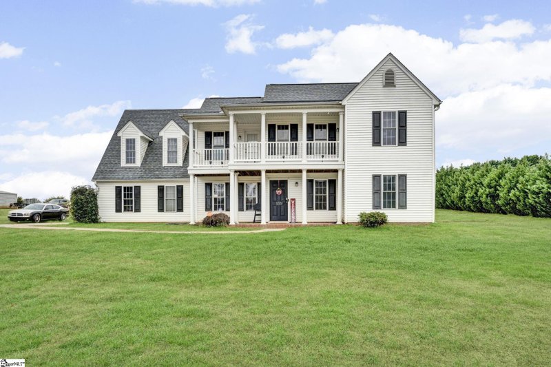 Sandy Springs Ridge, Anderson community