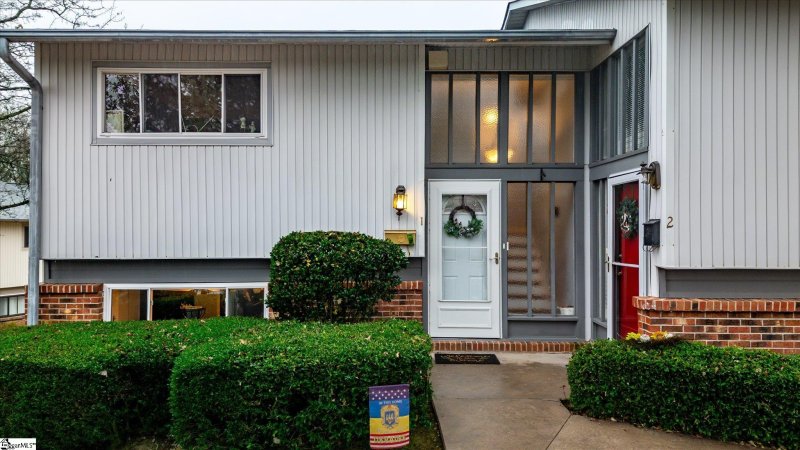 Briarcreek, Greenville community