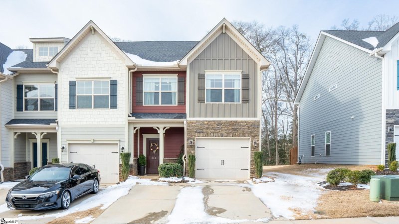 Grandview Townes, Simpsonville community