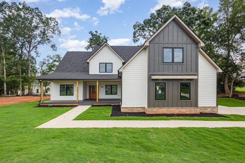 715 Tenerriffe Court