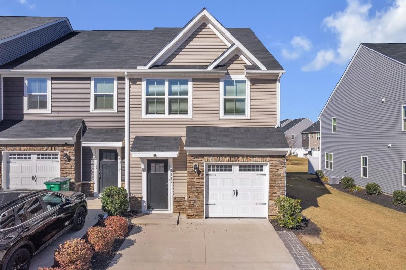 WestStone, Spartanburg community