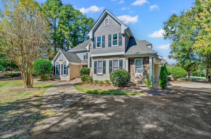 10 Torrey Pine Court