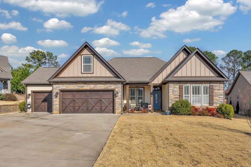 The Oaks at Woodfin, Inman community