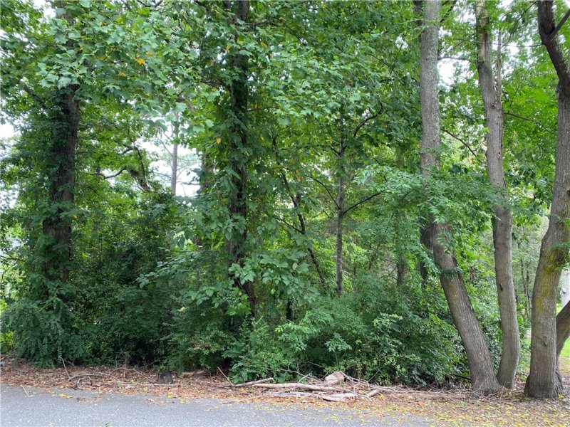 Property image 4 of 211 Elizabeth Lane in Green Hill Plnt, Anderson, SC 29621