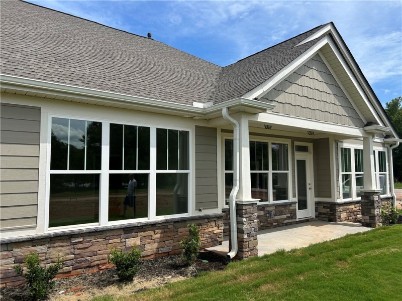 Property image 2 of 260 Meridian Way in Preston Ridge, Seneca, SC 29672