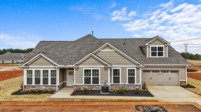 Property image 2 of 270 Meridian Way in Preston Ridge, Seneca, SC 29672