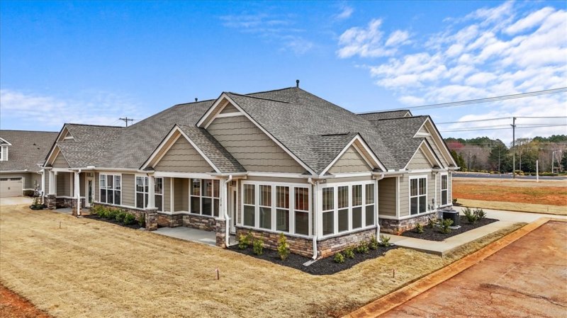 Property image 3 of 270 Meridian Way in Preston Ridge, Seneca, SC 29672