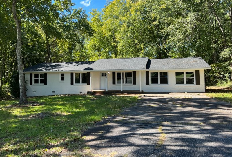 306 Andrew Pickens Drive