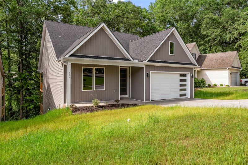 156 Grand Oak Circle