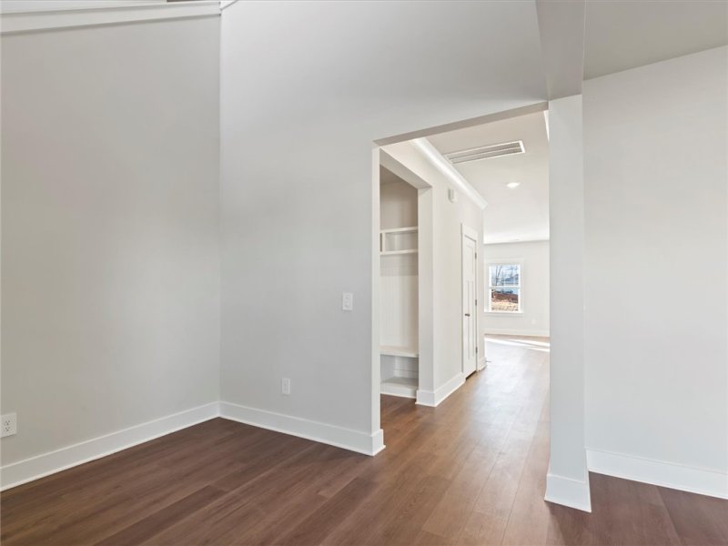 Property image 3 at 1042 Hillcraft Drive, Greer, SC 29651