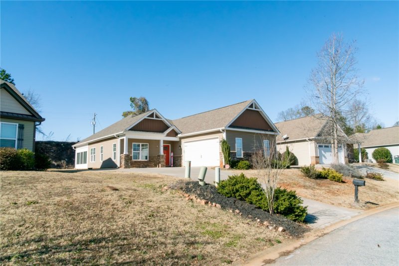 Property image 2 at 125 Shadowood Court, Seneca, SC 29678