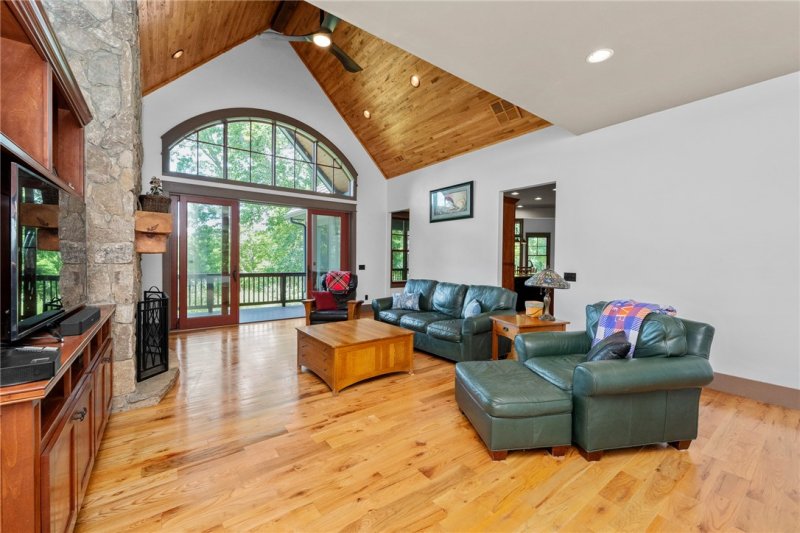 Property image 4 of 134 Ellenburg Creek Road in The Reserve At Lake Keowee, Sunset, SC 29685