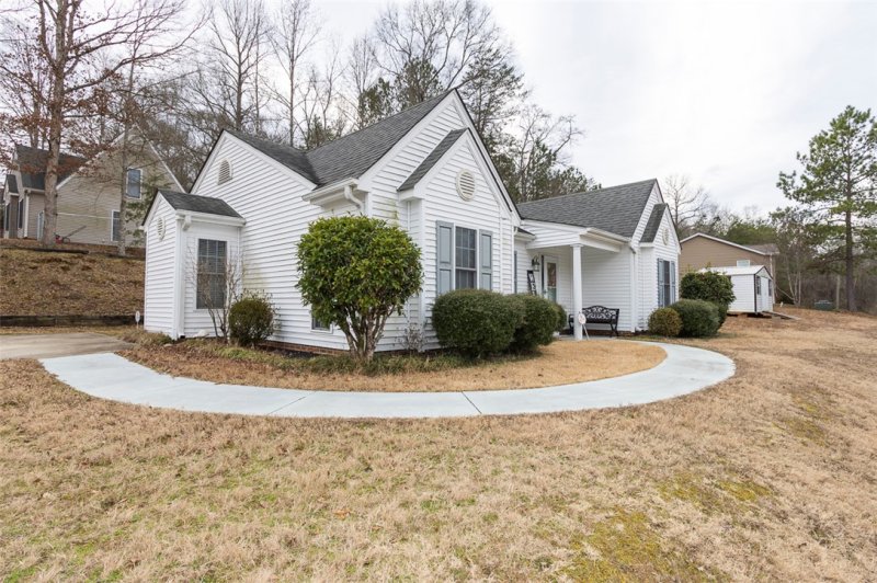 Property image 2 of 100 Forrester Drive in Ashton Ridge, Liberty, SC 29657