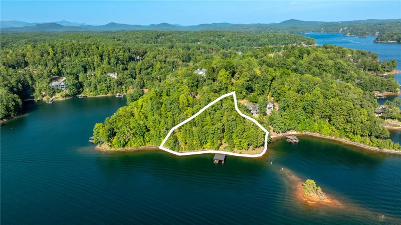 Property image 5 of 107 S Turtle Rock Road in The Reserve At Lake Keowee, Sunset, SC 29685