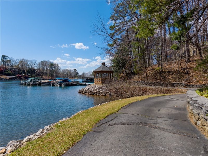 Property image 2 at 402 Arbor Way, Seneca, SC 29672