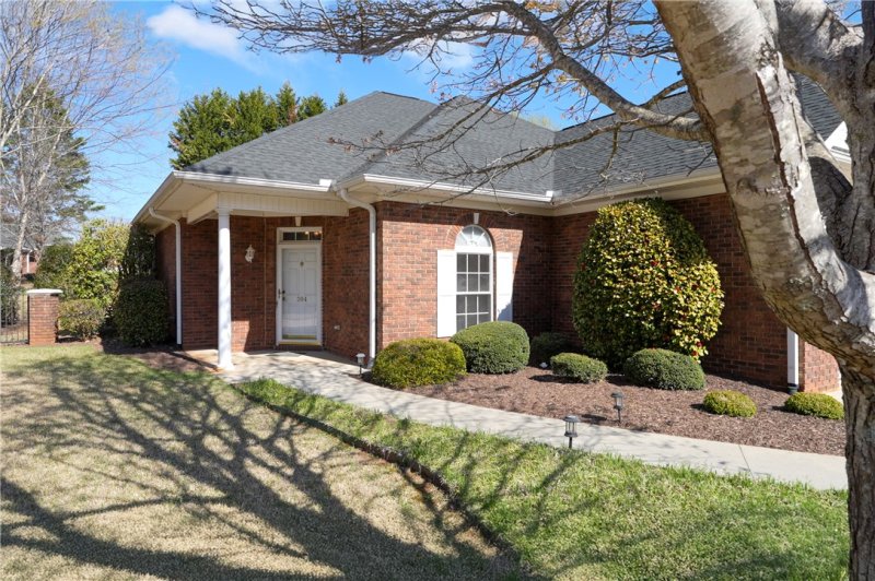 Property image 4 at 204 Steepleton Way, Seneca, SC 29672