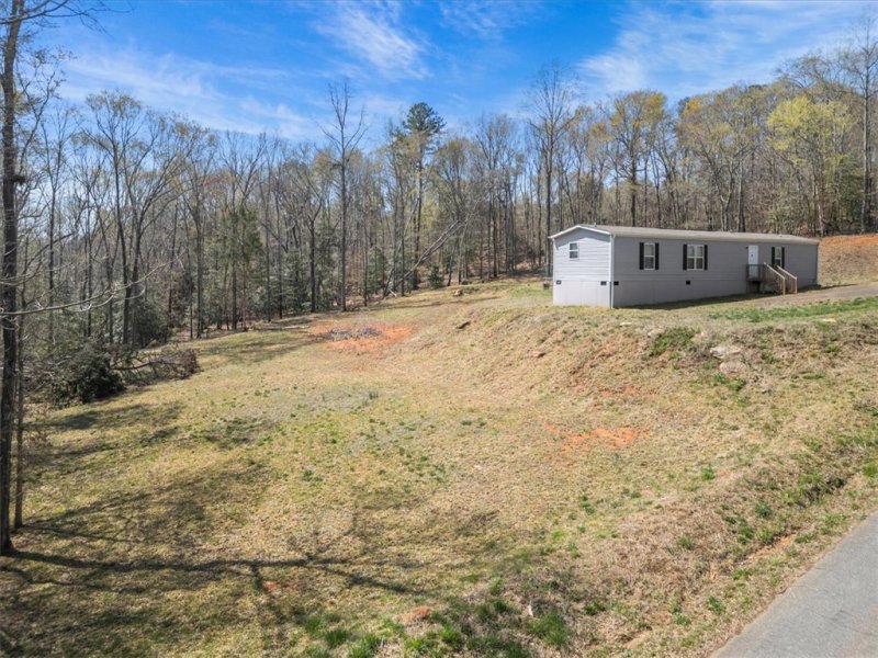 Property image 4 at 126 Sir Lancelot Drive, Piedmont, SC 29673