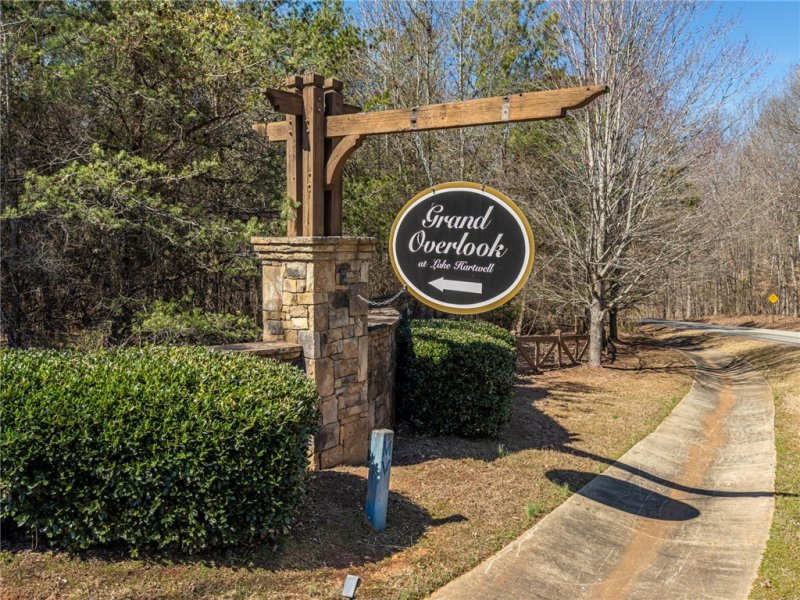 000 Grand Overlook Drive