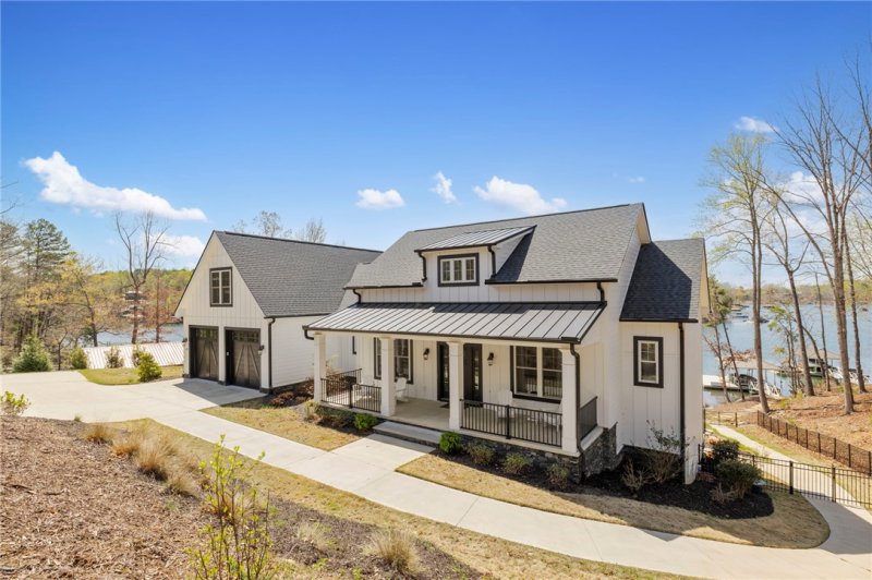 Property image 3 of 427 Sue Craig Road in The Sanctuary at Keowee, Six Mile, SC 29682