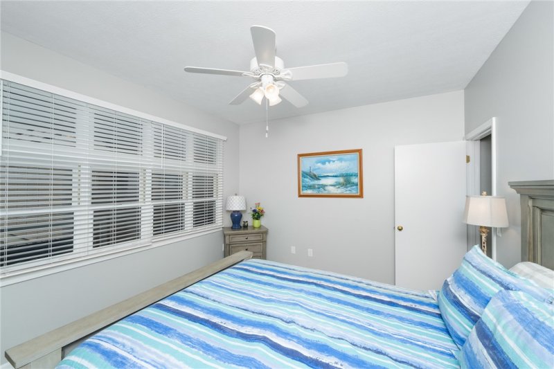 Property image 4 of 487 Tall Ship Drive in Keowee Key, Salem, SC 29676