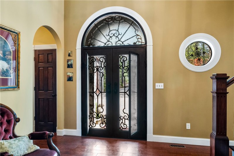 Property image 3 of 246 E Waters Edge Lane in Waters Edge, West Union, SC 29696