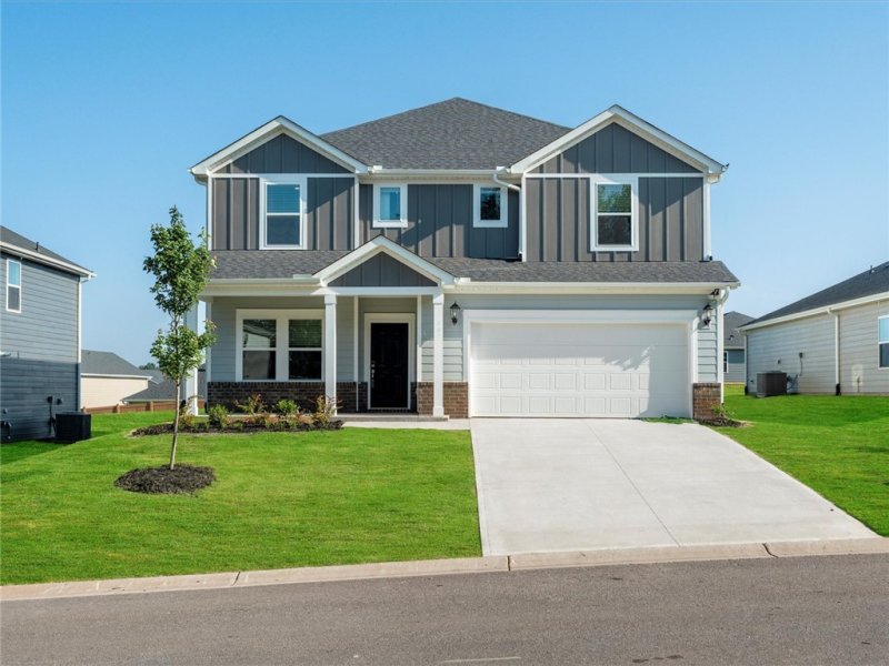 Chestnut Grove, Greer Community