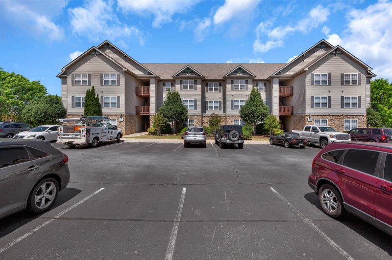 1332 Harts Ridge Drive