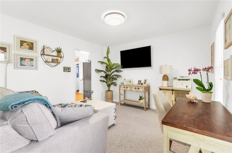 Property image 4 of 214 Fisherman Lane in Keowee Cove, Seneca, SC 29672