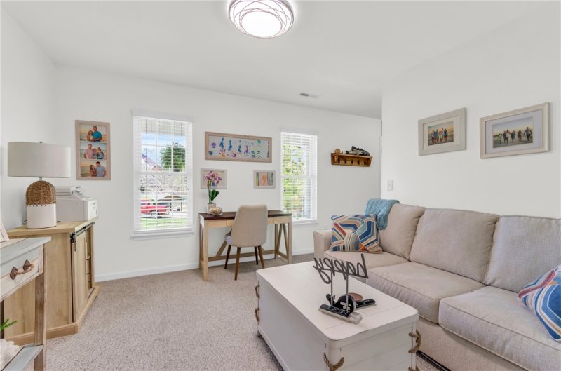 Property image 5 of 214 Fisherman Lane in Keowee Cove, Seneca, SC 29672