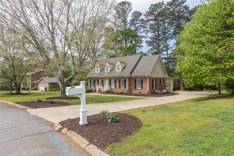 Property image 3 at 611 Regency Circle, Anderson, SC 29625