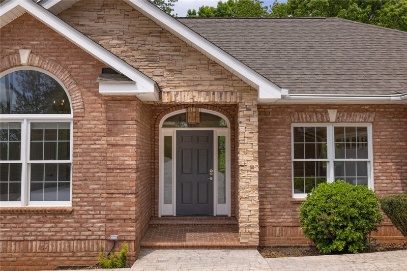 Property image 4 of 209 Amethyst Way in Emerald Pointe, Seneca, SC 29672