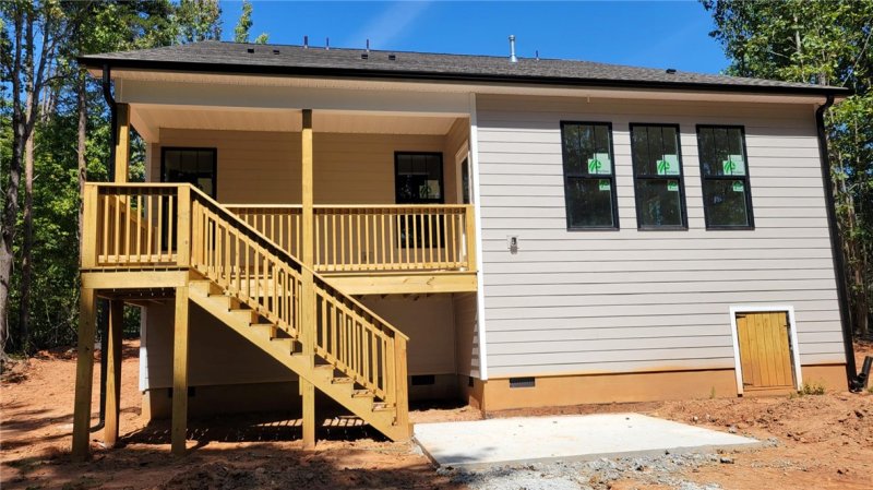 Property image 3 of 155 Palmer Lane in Chickasaw Point, Westminster, SC 29693