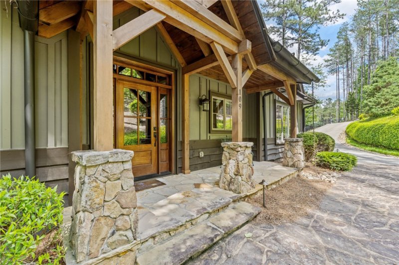 Property image 3 of 109 Laurel Pond Way in The Reserve At Lake Keowee, Sunset, SC 29685