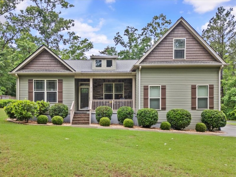 Pine Lake Estat, Anderson community