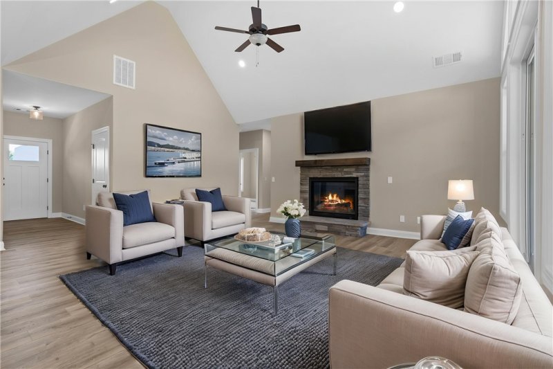 Property image 3 at 21 Old American Boulevard, Pendleton, SC 29670