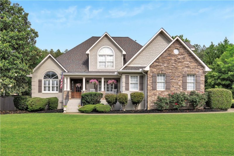 115 Red Maple Circle