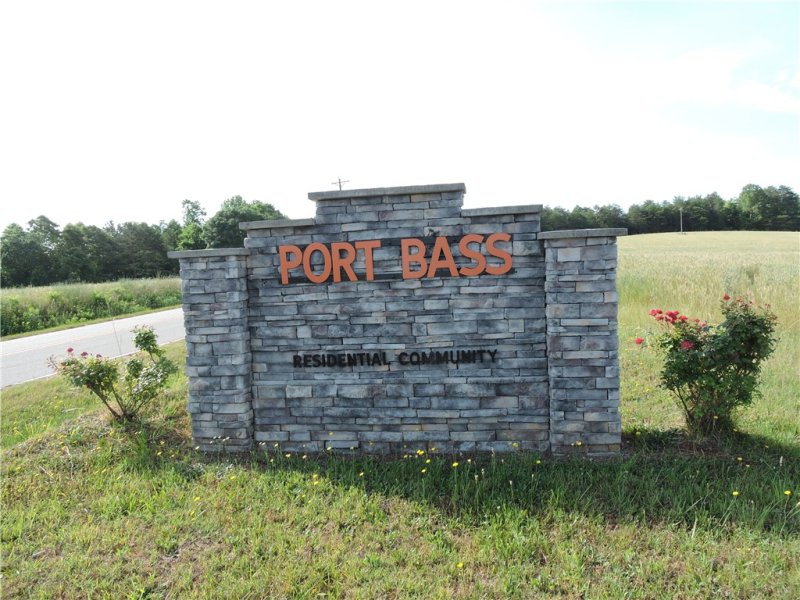 Property image 4 at 450 North Port Bass Drive, Fair Play, SC 29643