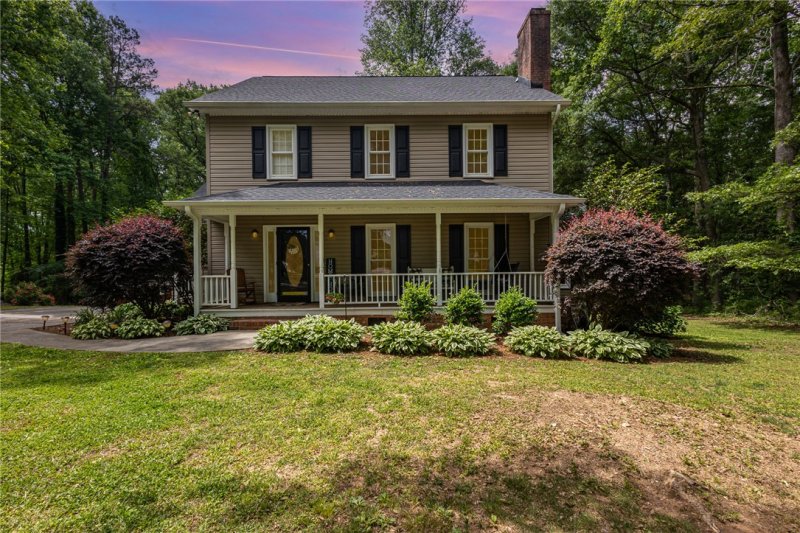 Huntington South, Easley Community