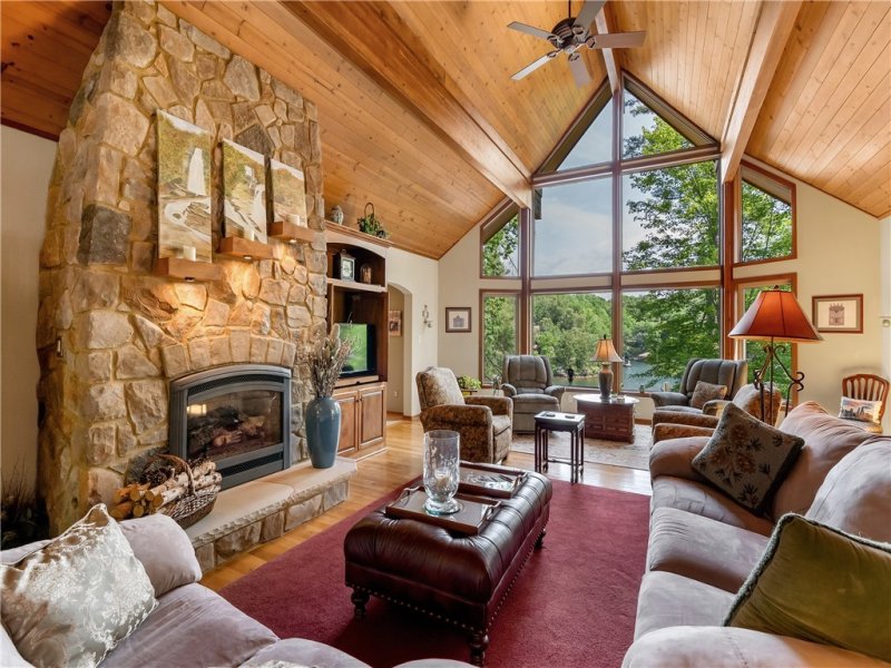 Property image 4 of 673 Lake Breeze Lane in Cliffs At Keowee Falls North, Salem, SC 29676