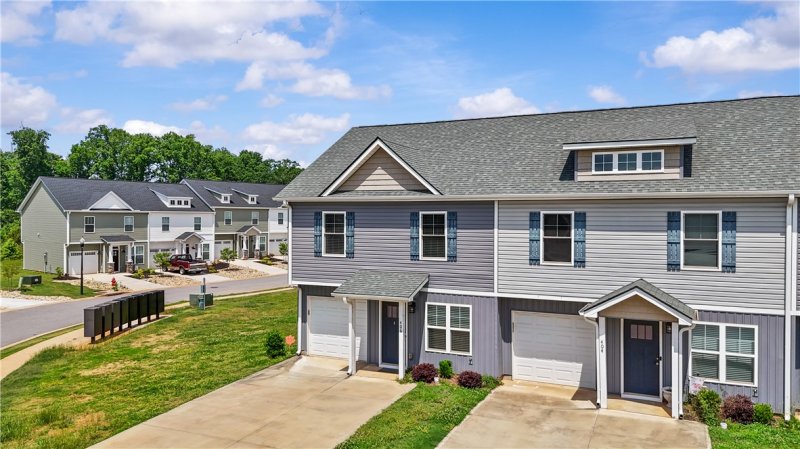 Property image 2 of 406 Bee Cove Way in The Falls At Meehan, Pendleton, SC 29670