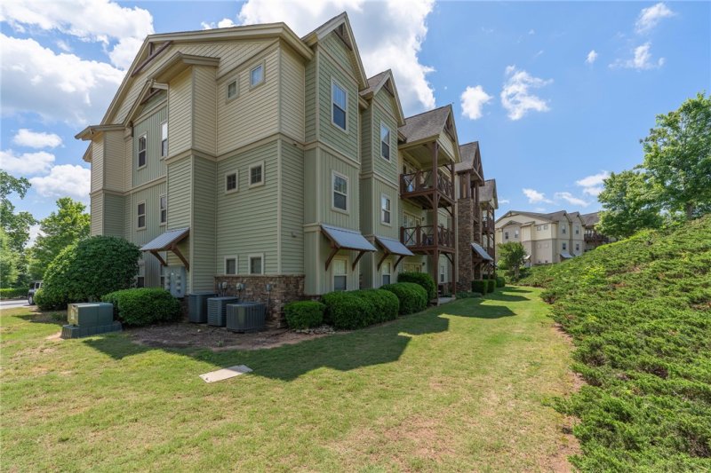 Property image 3 of 1523 Gadwall Way in Flats at the Pier, Seneca, SC 29678