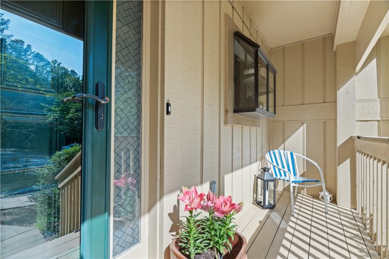 Property image 3 of 131 Harbor Lights Drive in Keowee Key, Salem, SC 29676