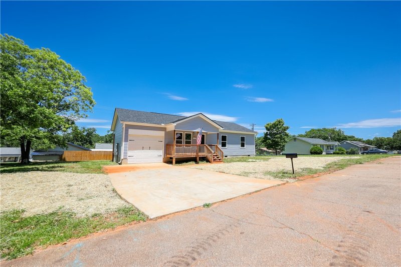 Property image 2 at 14 Trammell Street, Liberty, SC 29657