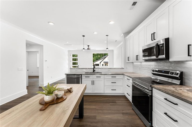 Property image 3 at 100 Plum Court, Westminster, SC 29693