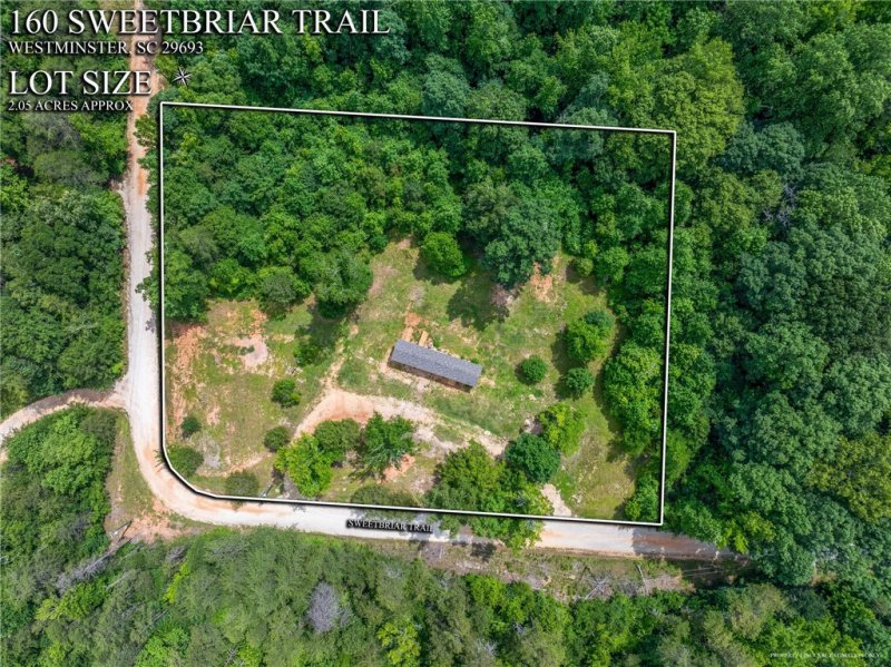 Property image 2 of 160 Sweetbriar Trail in Foxwood Hills, Westminster, SC 29693