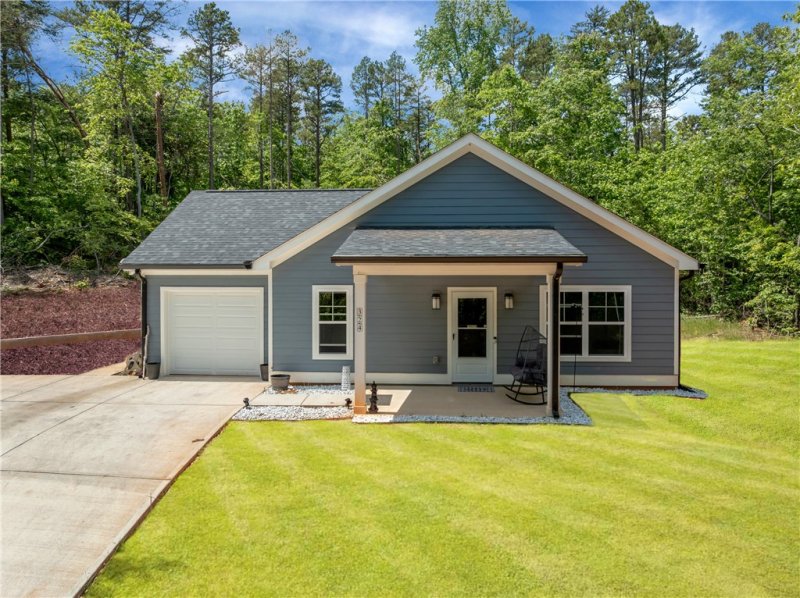 324 Sweetbriar Trail