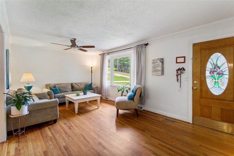 Property image 2 of 125 Brookwood Drive in Brookwood Subd., Seneca, SC 29678